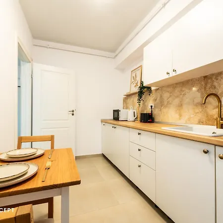 Xcentral Cozy With Balcony Apartment *